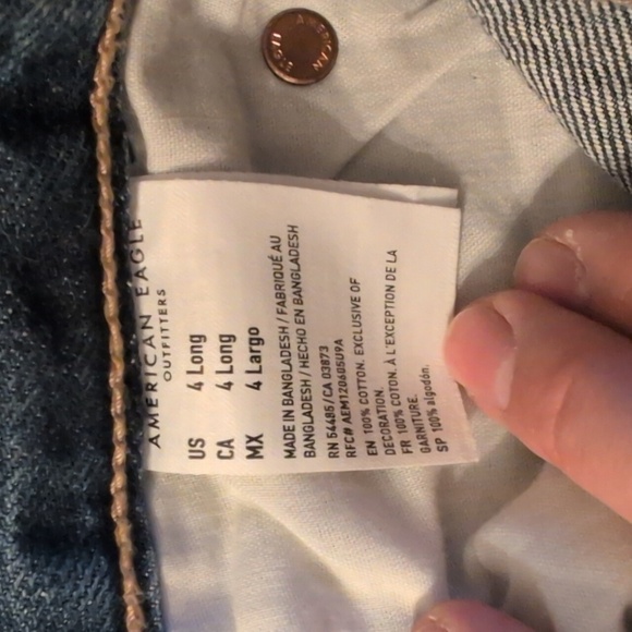 American Eagle Outfitters 90s Boyfriend Jeans Size 4 Long - Picture 9 of 9